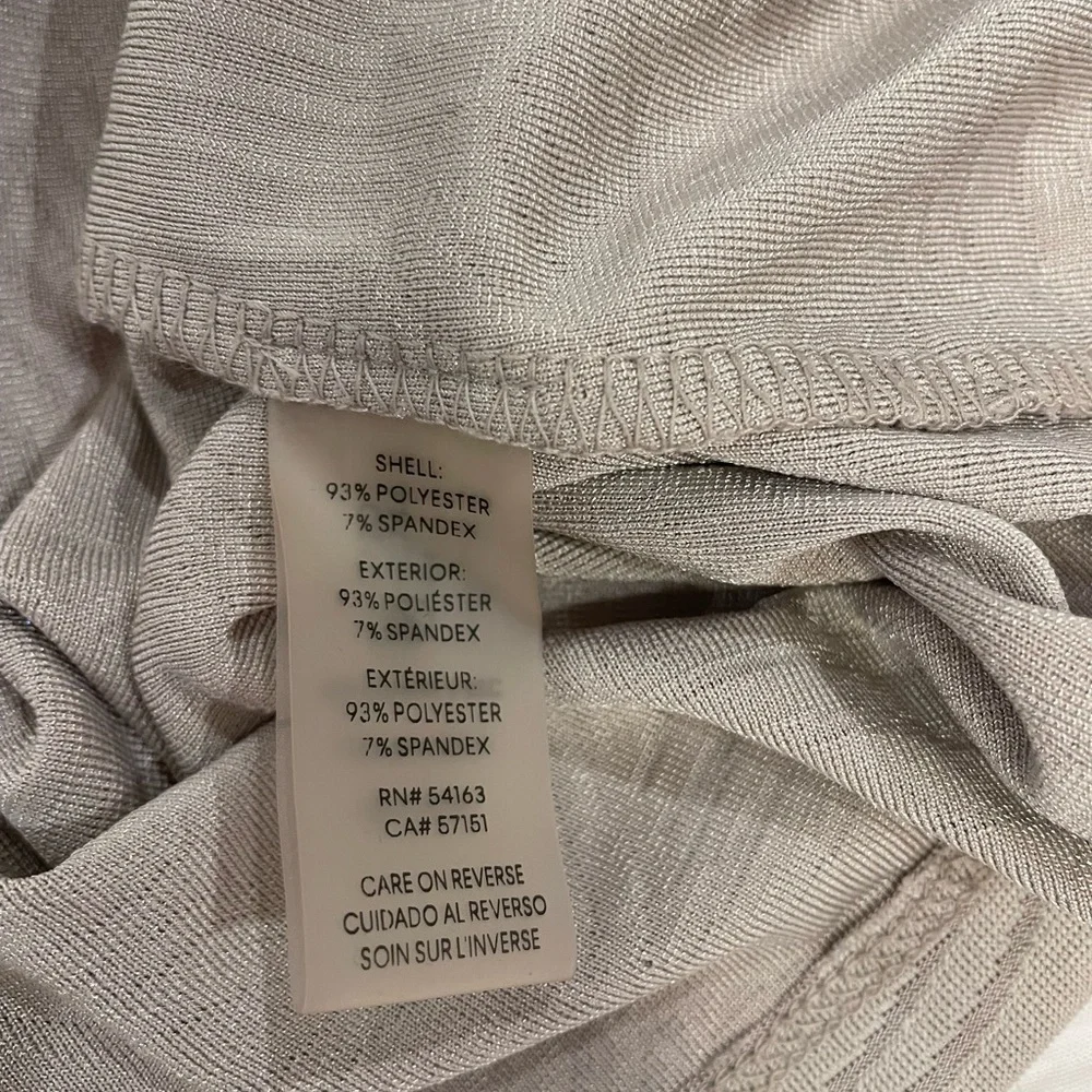 Calvin Klein Leaf design XL sleeveless top. - Picture 9 of 10